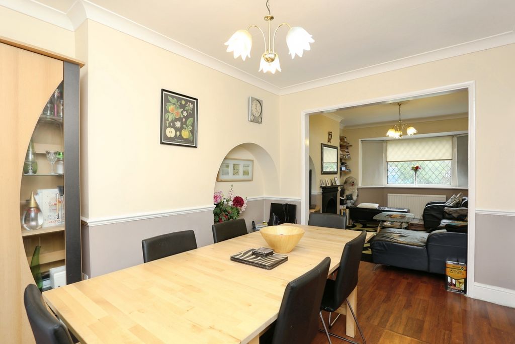 Property photo 3 of 17 Photo