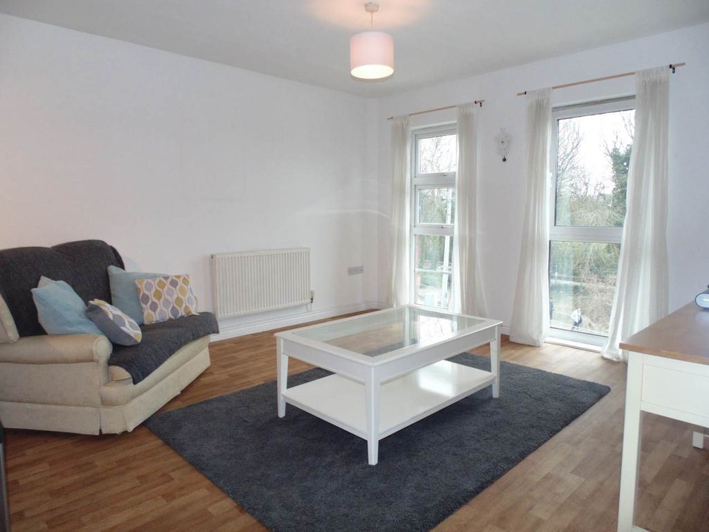 Property photo 3 of 10 Living Room