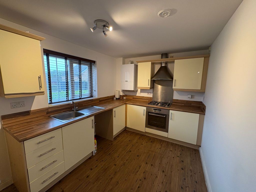 Property photo 2 of 10 Balcony