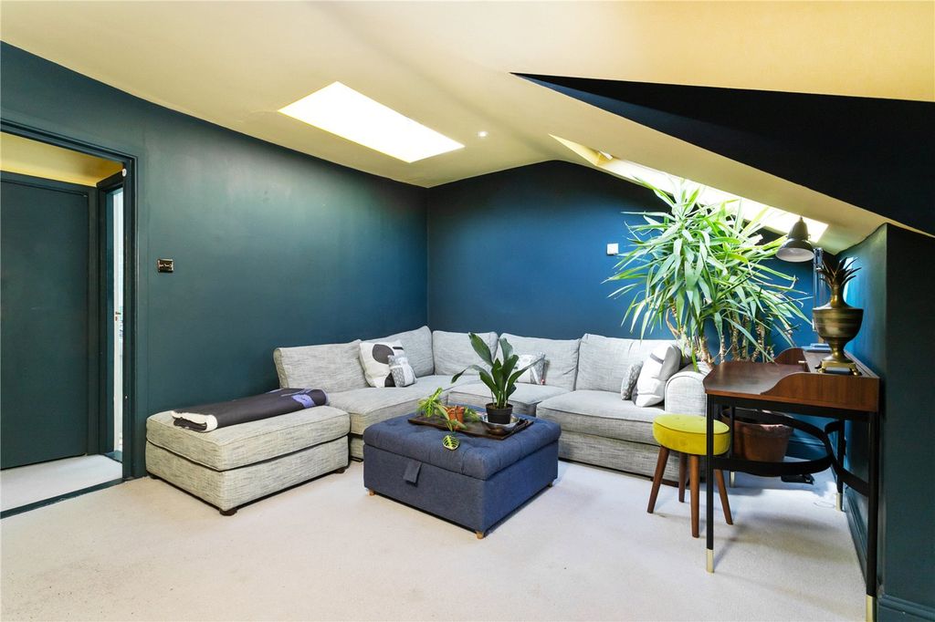 Property photo 3 of 13 Picture No. 12