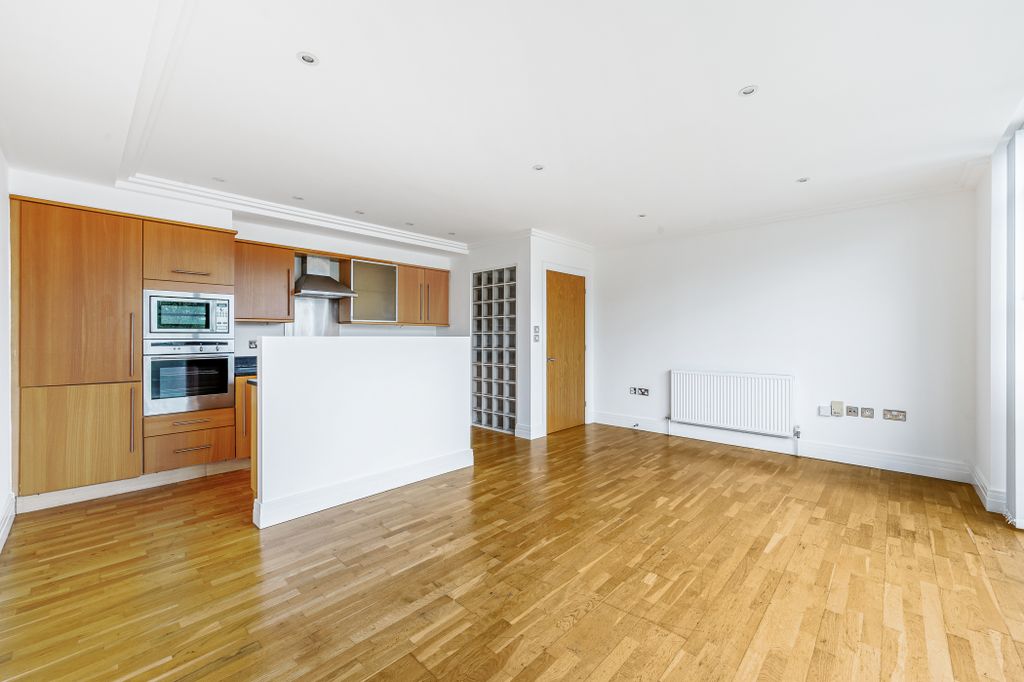 Property photo 1 of 11 Living Room Kitchen 1