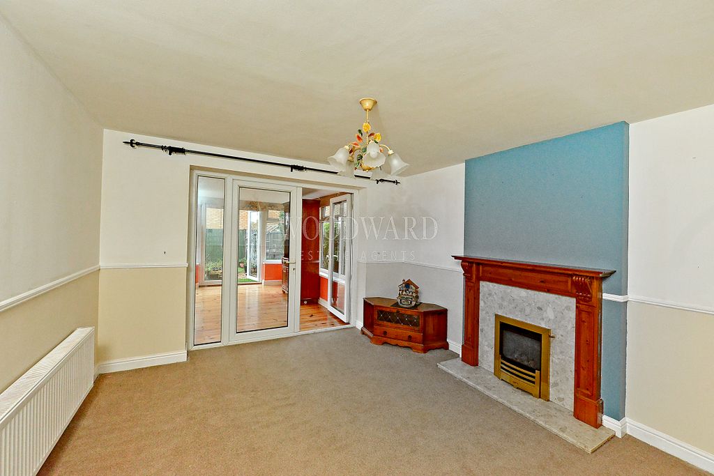 Property photo 2 of 20 Living Room