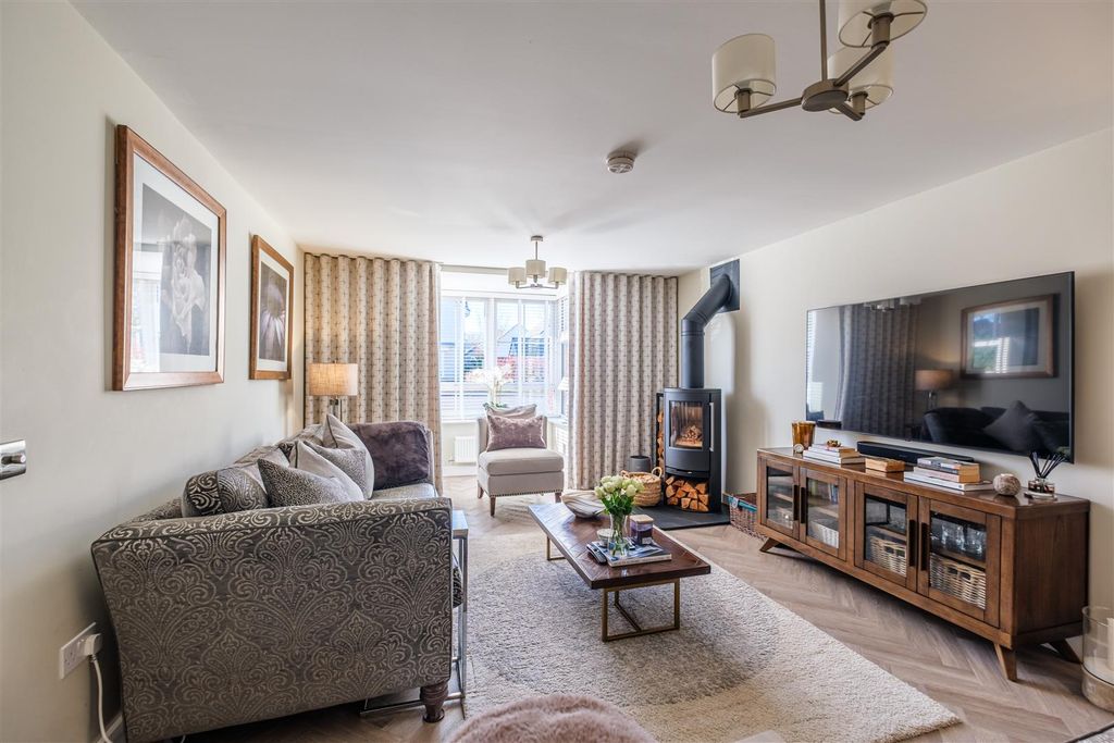 Property photo 2 of 29 Fleming Boulevard-15.Jpg