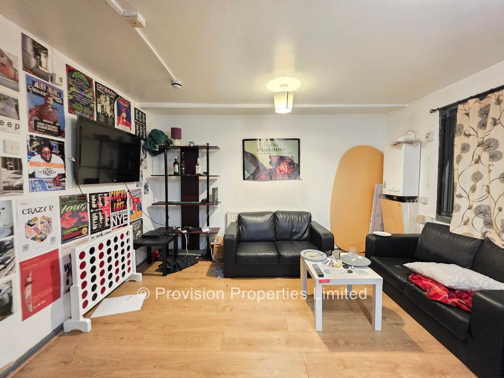 Property photo 1 of 8 Photo