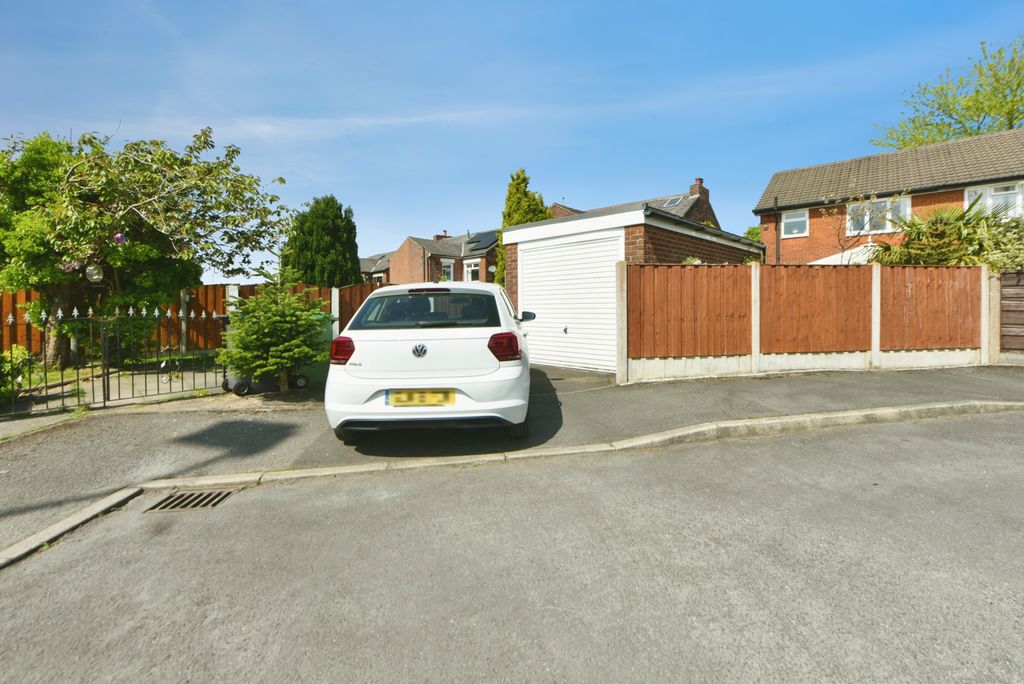 Property photo 2 of 19
