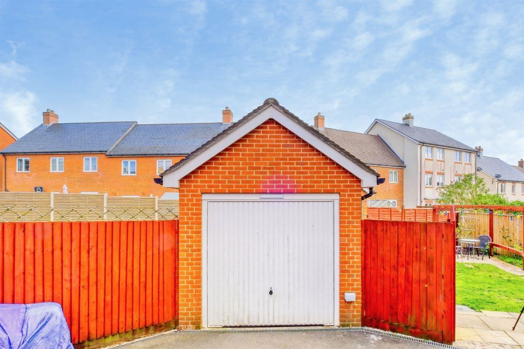 Property photo 2 of 18