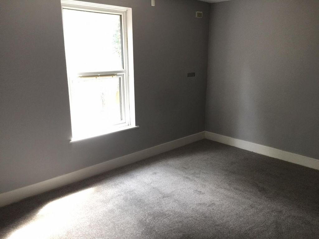 Property photo 3 of 5 3