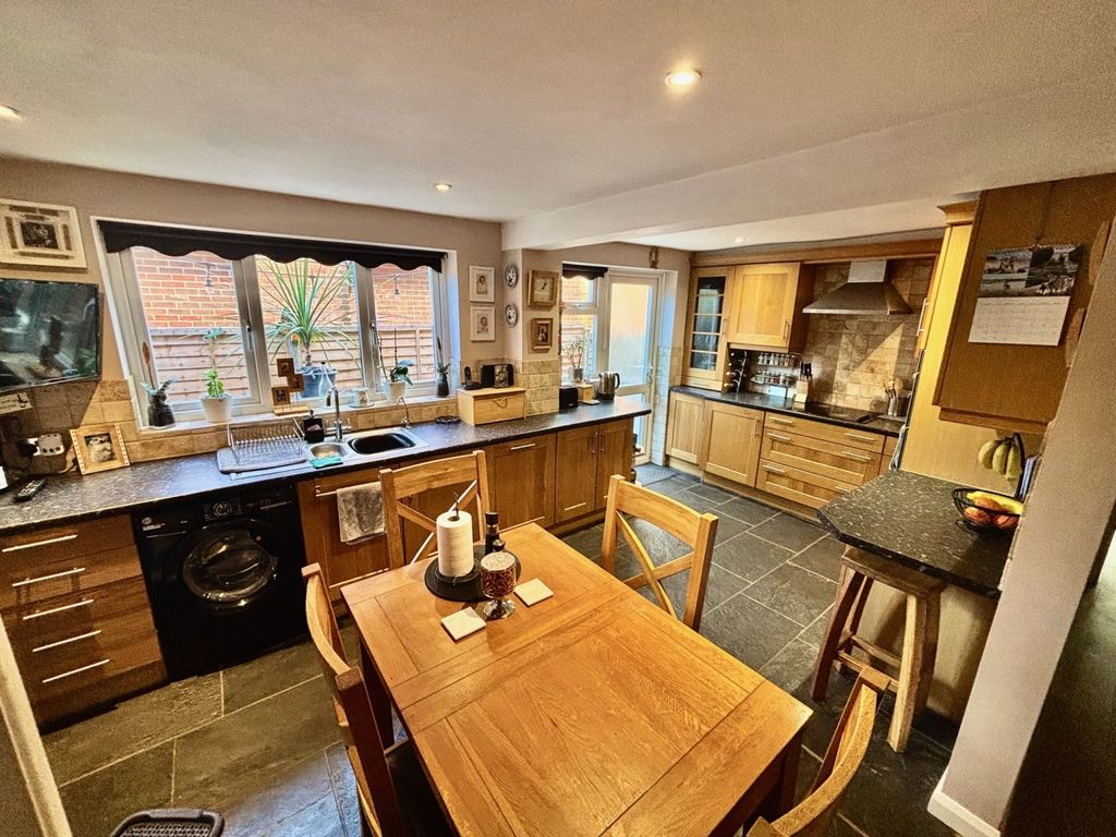 Property photo 3 of 13 Kitchen