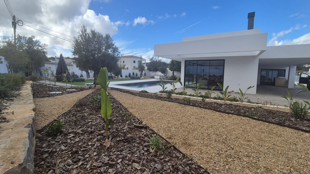 Property photo 3 of 27