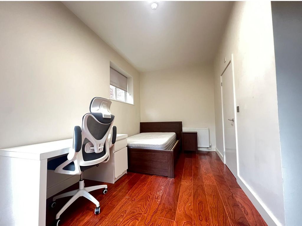 Property photo 3 of 11 Image