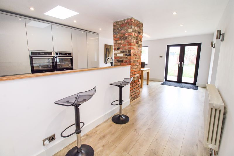 Property photo 3 of 11 Kitchen/Dining Room