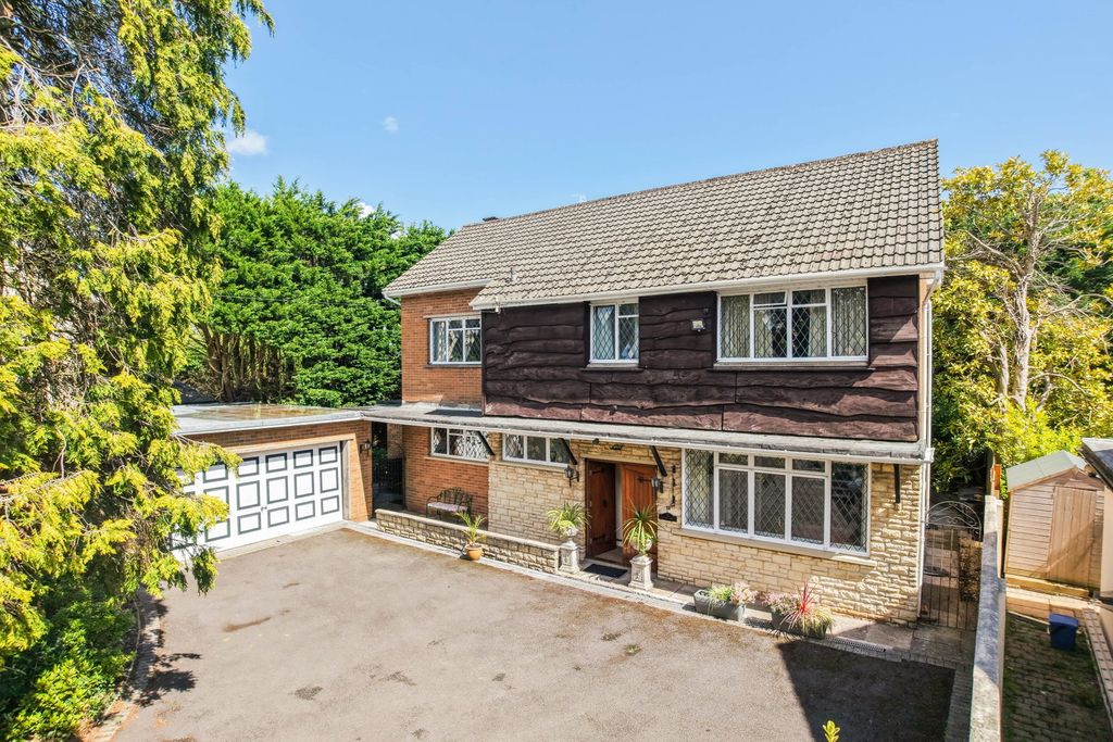 Property photo 1 of 50