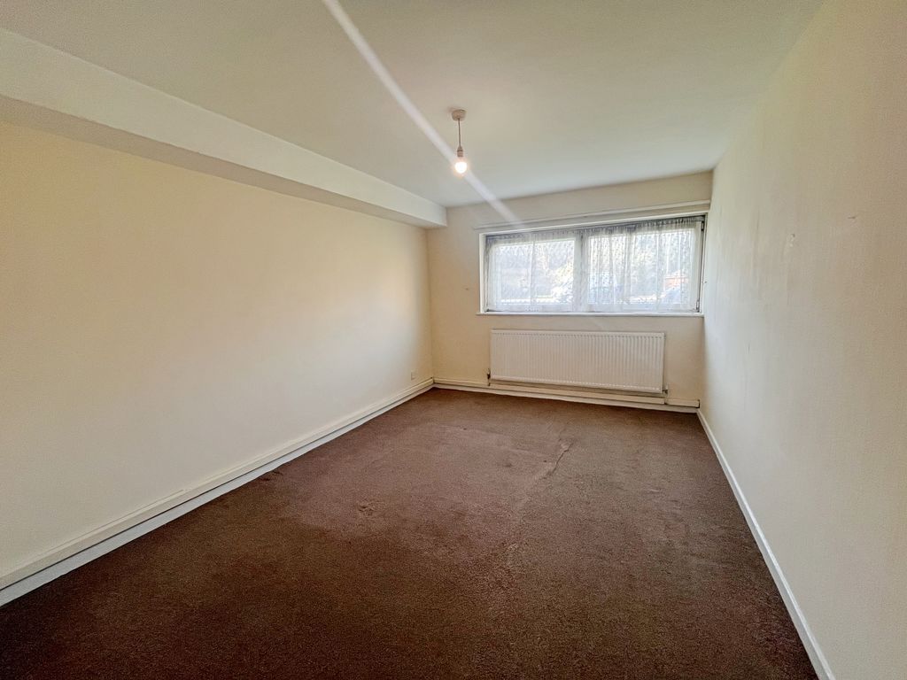 Property photo 3 of 10 Photo 7