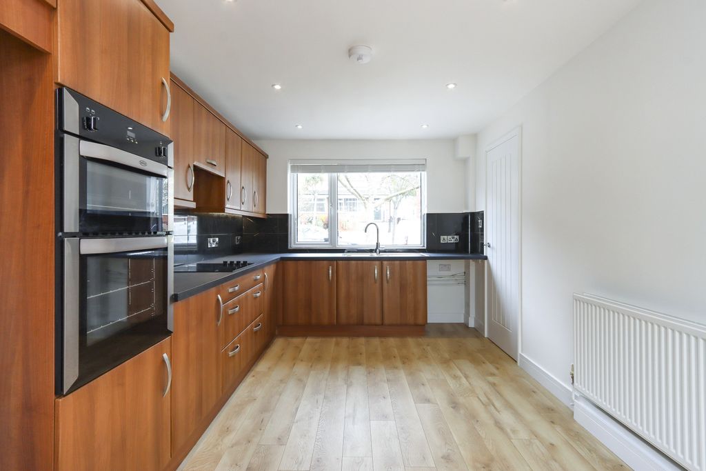 Property photo 2 of 20 Kitchen Diner