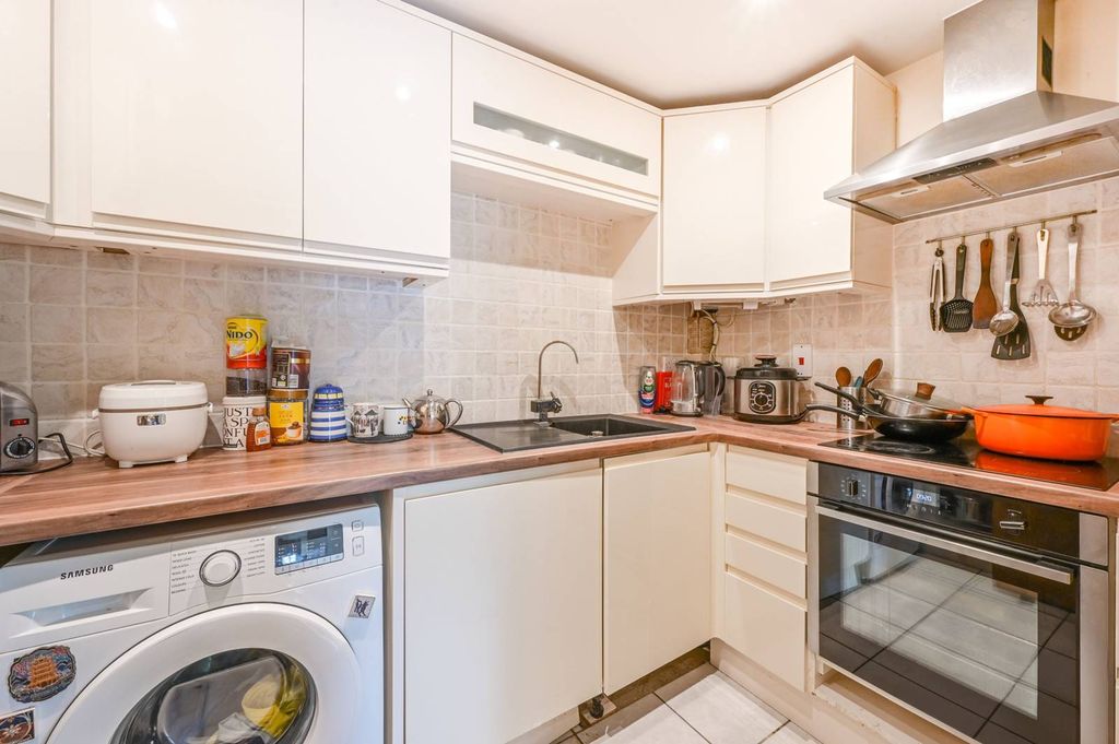 Property photo 3 of 10