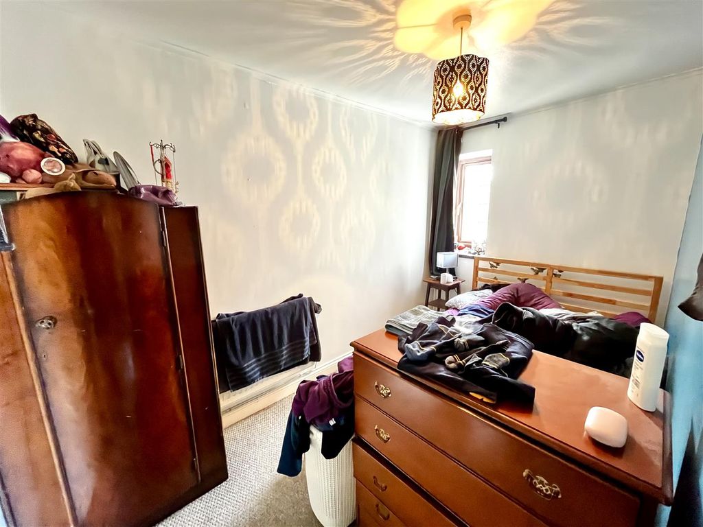 Property photo 3 of 5