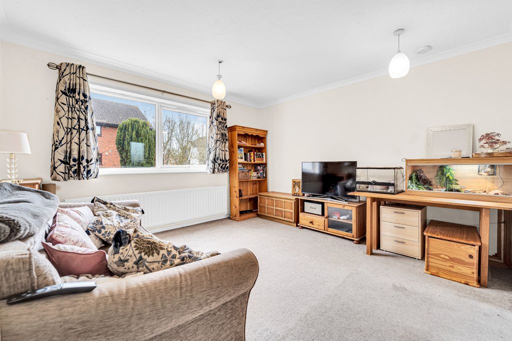 Property photo 2 of 15 4936002