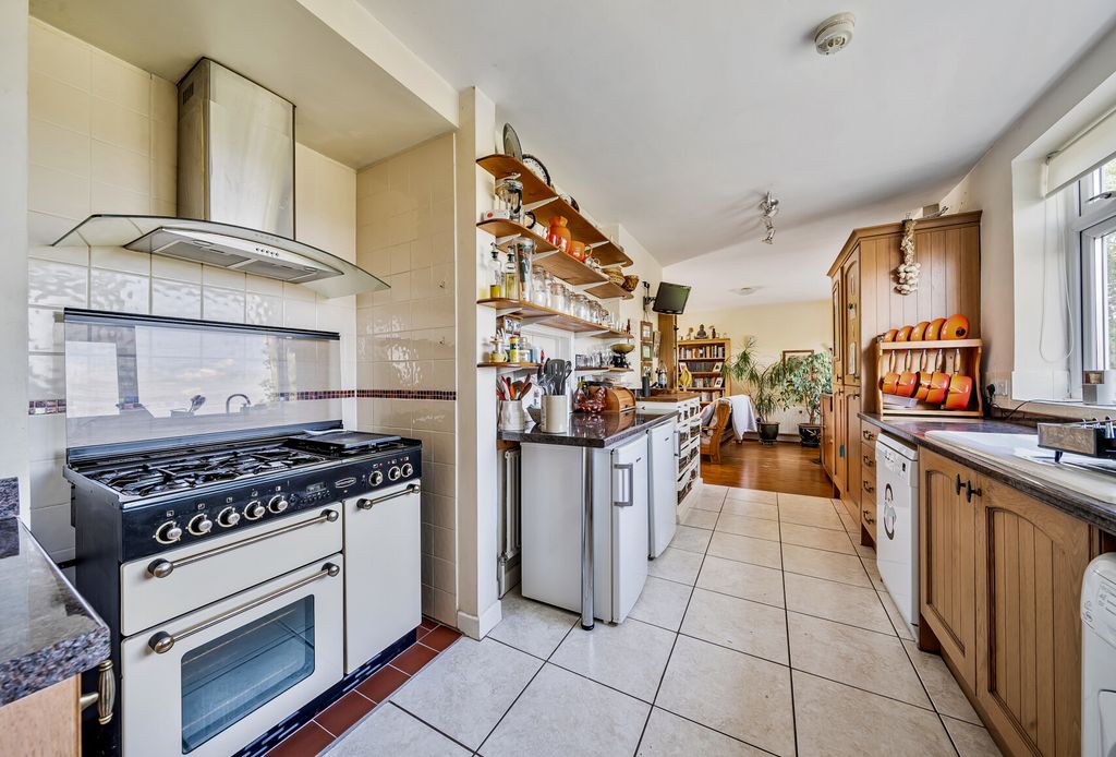 Property photo 2 of 23 Kitchen