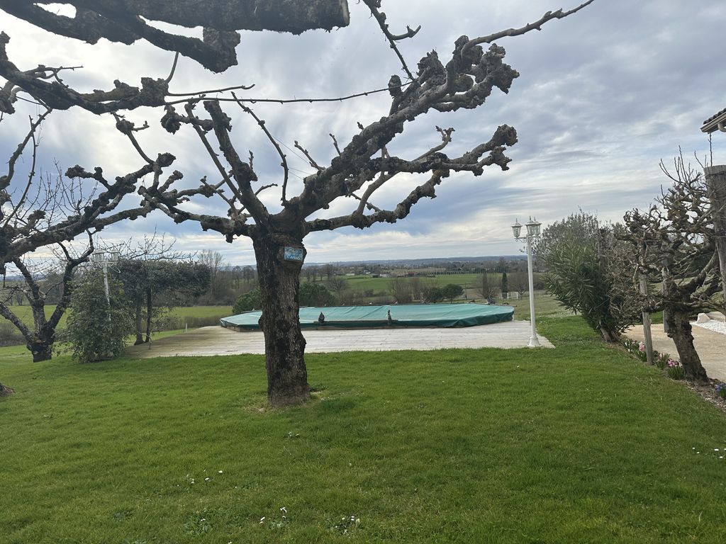 Property photo 3 of 15