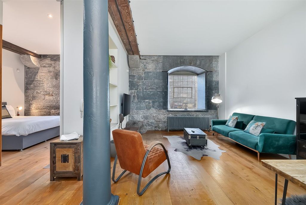 Property photo 2 of 17 Lounge