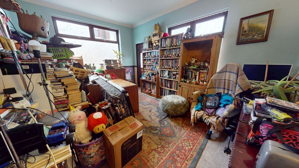 Property photo 3 of 12