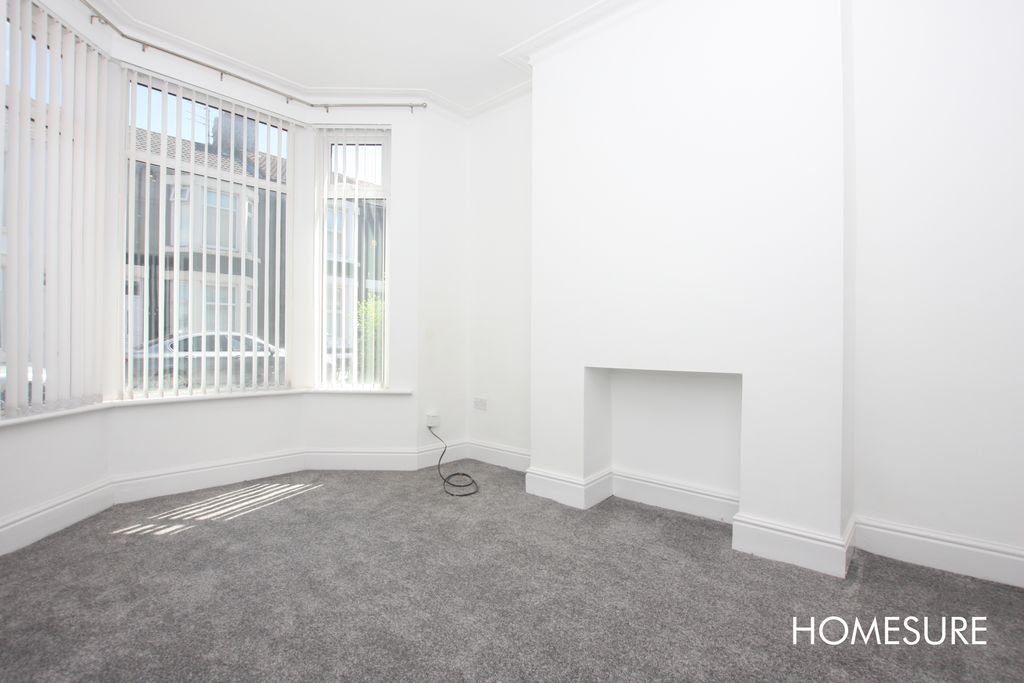 Property photo 2 of 10 Photo 02