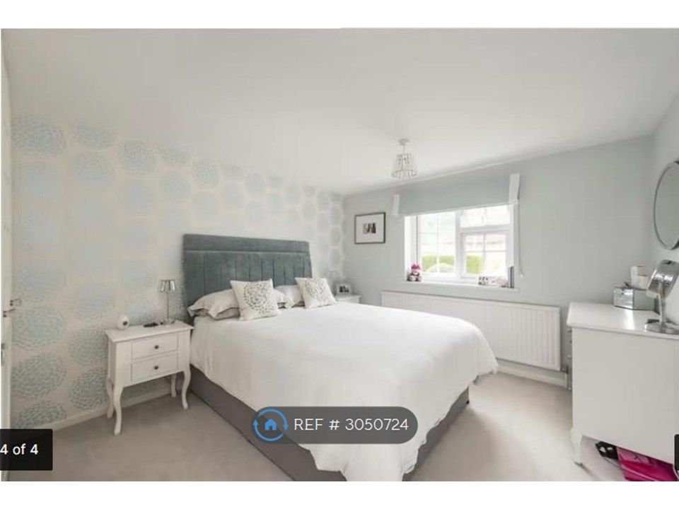 Property photo 1 of 10 Main Bedroom