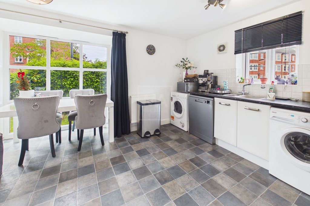 Property photo 3 of 20 Kitchen Diner