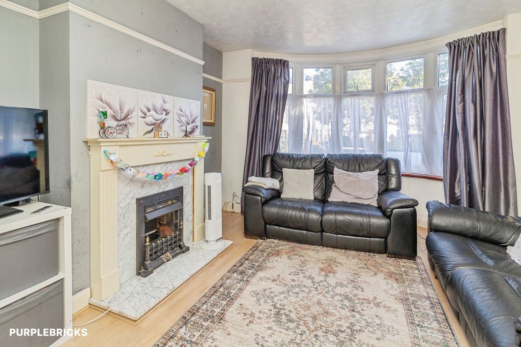 Property photo 3 of 29