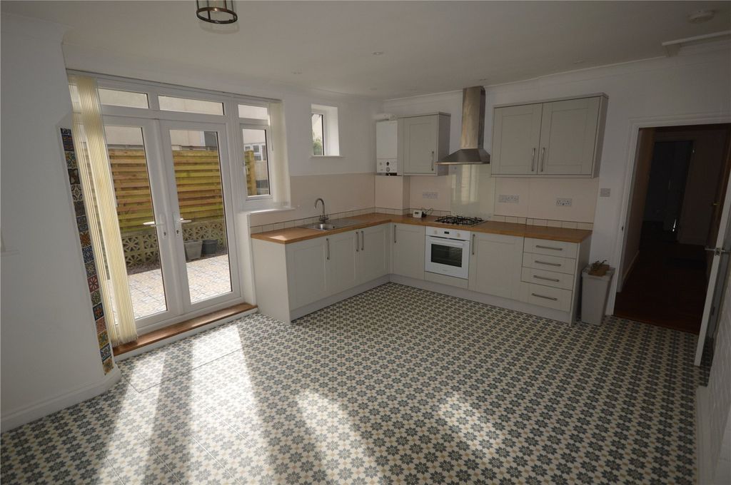 Property photo 2 of 7 Picture No. 10