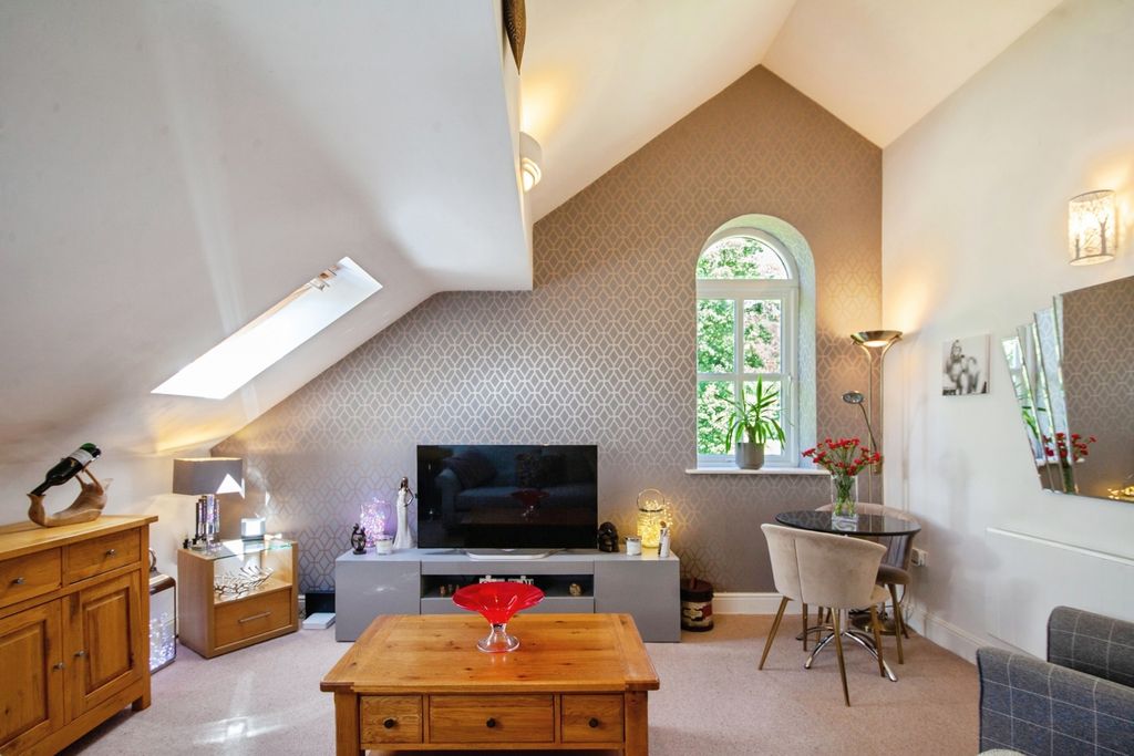 Property photo 3 of 16 Pbox-Img.Jpg