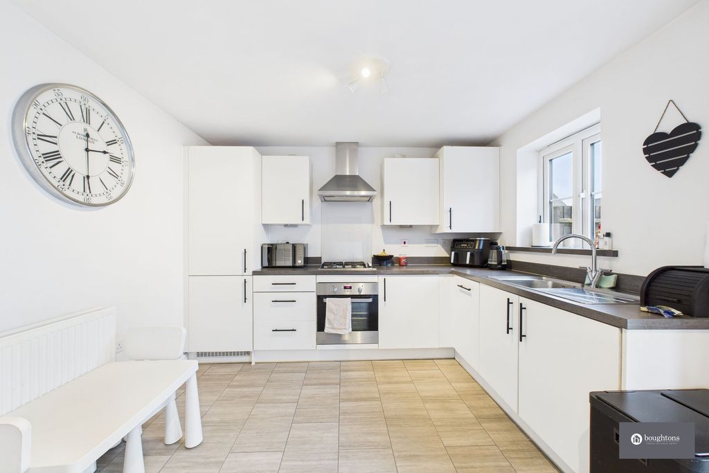 Property photo 2 of 26