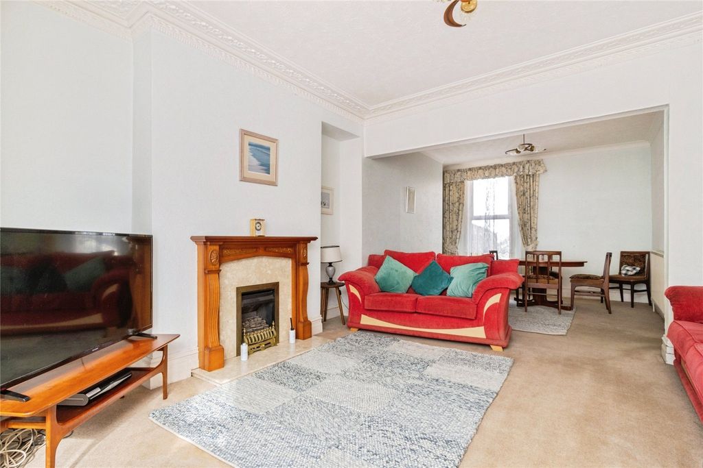 Property photo 3 of 21 Picture No. 29