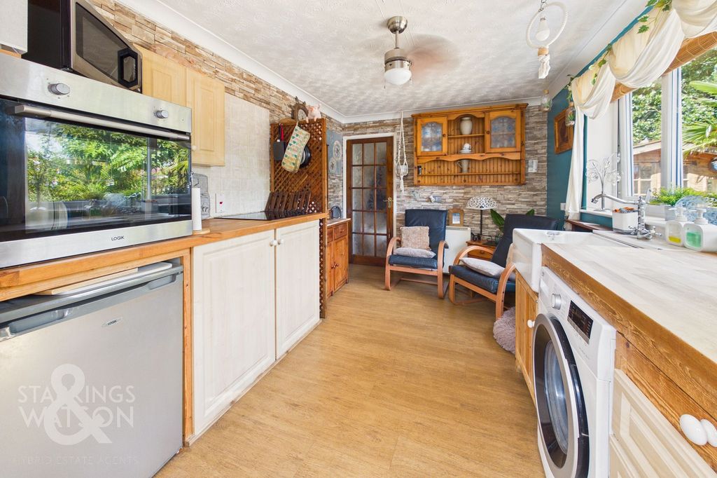 Property photo 3 of 16