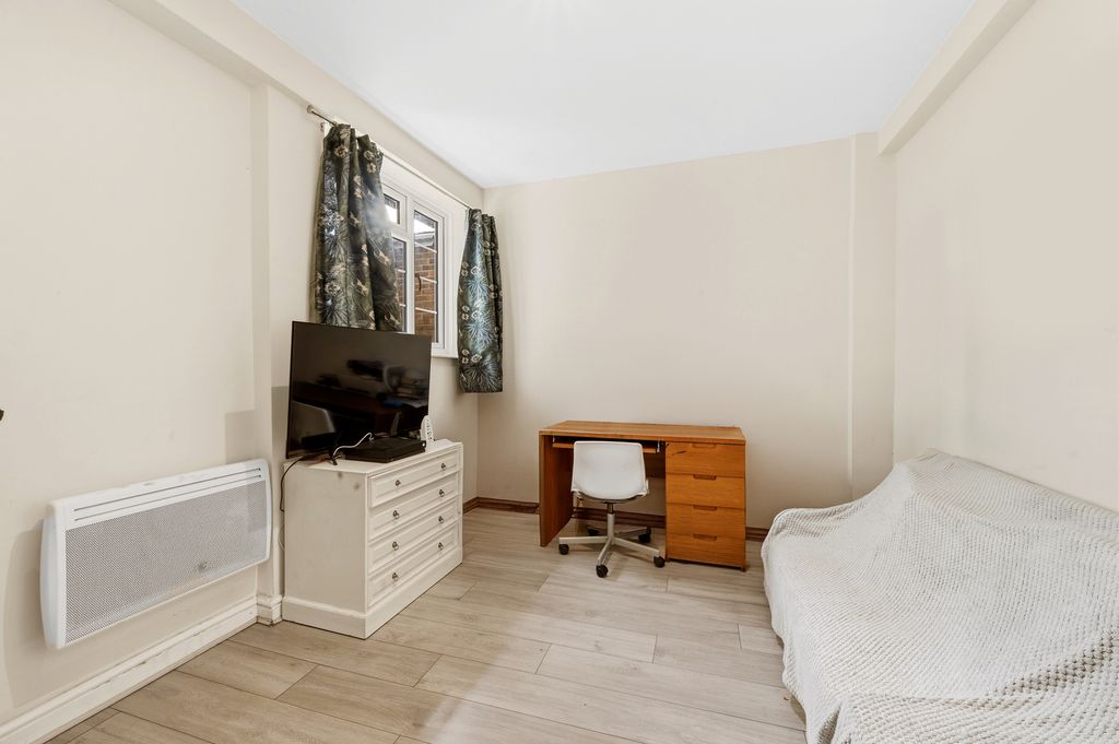 Property photo 2 of 7 Picture No. 06