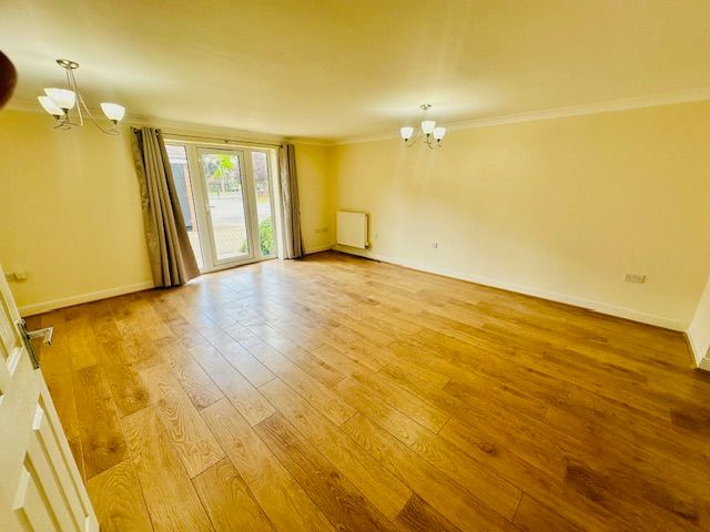 Property photo 3 of 13 Living Room