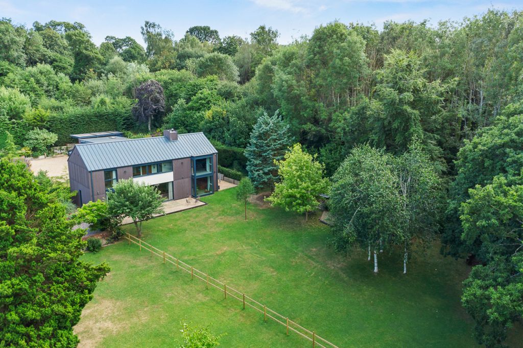 Property photo 1 of 32