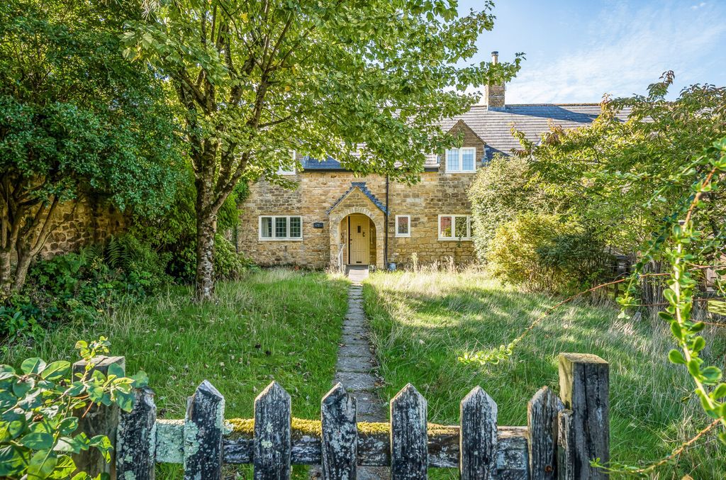 Property photo 2 of 23 1355732-17-68d2Bf...