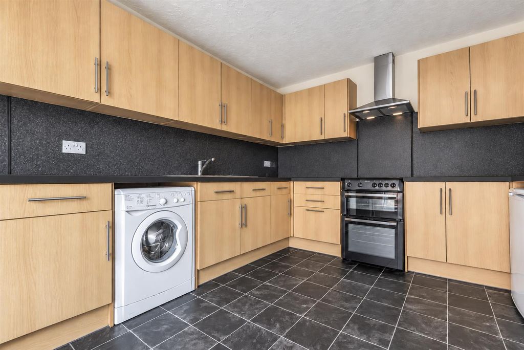 Property photo 3 of 10 B86c9A3d-c453-4485-93E0-1E2725c6c77B.Png