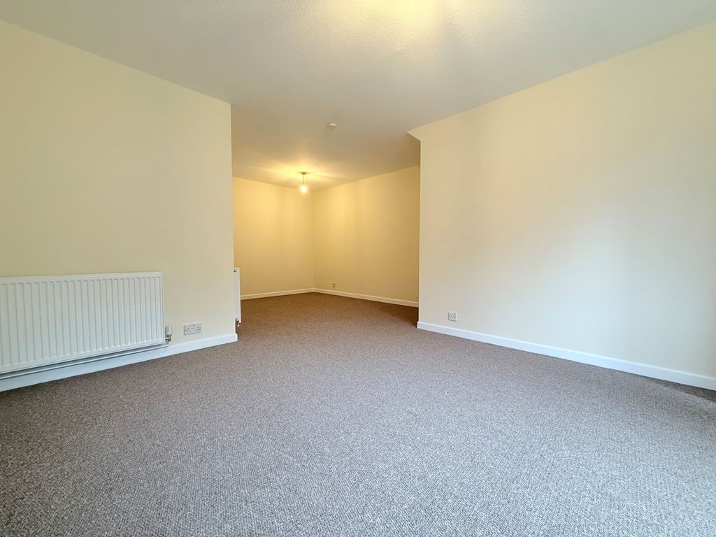 Property photo 3 of 7 Living Room