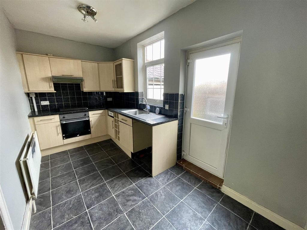 Property photo 3 of 7 Kitchen/Diner
