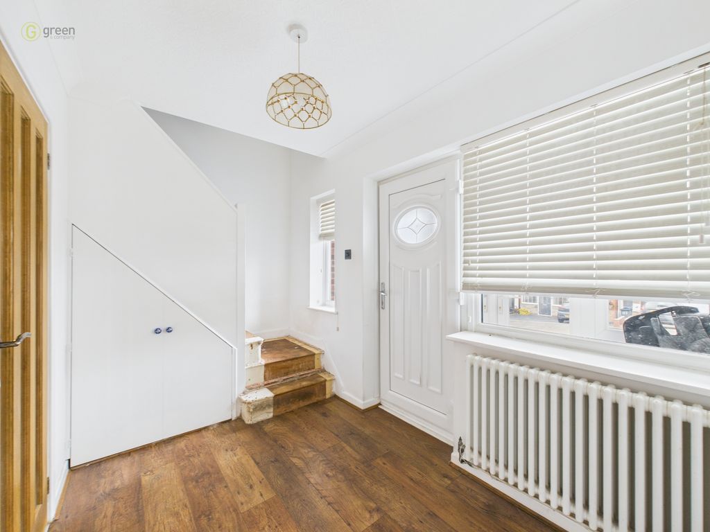 Property photo 2 of 33