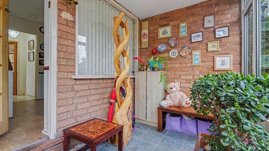 Property photo 3 of 22