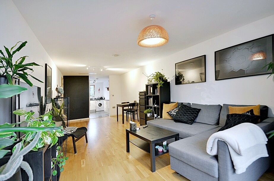 Property photo 2 of 25 Lounge Area (3).Jpg