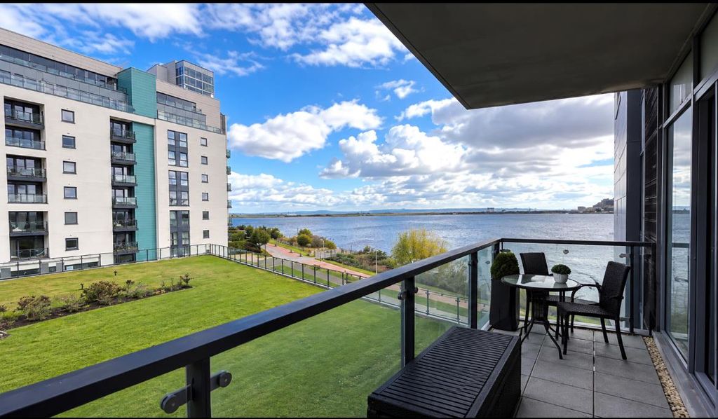 Property photo 2 of 8 Balcony.Png