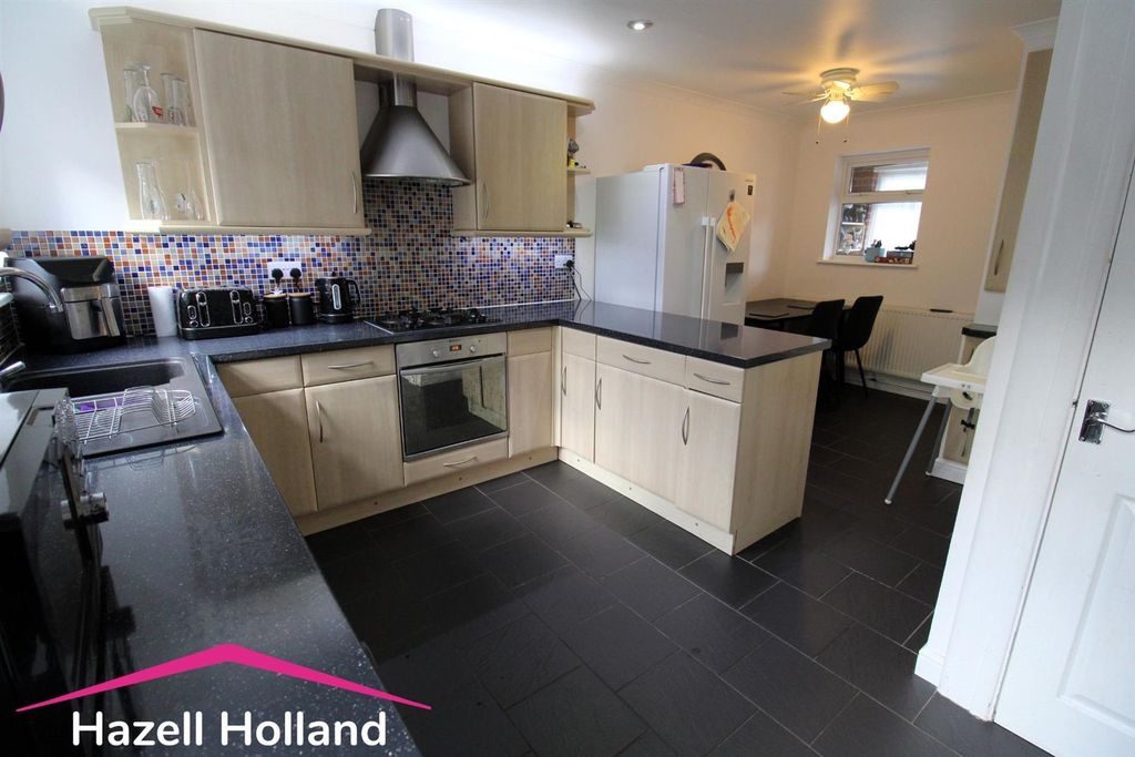 Property photo 3 of 17 Use Kitchen.Jpg