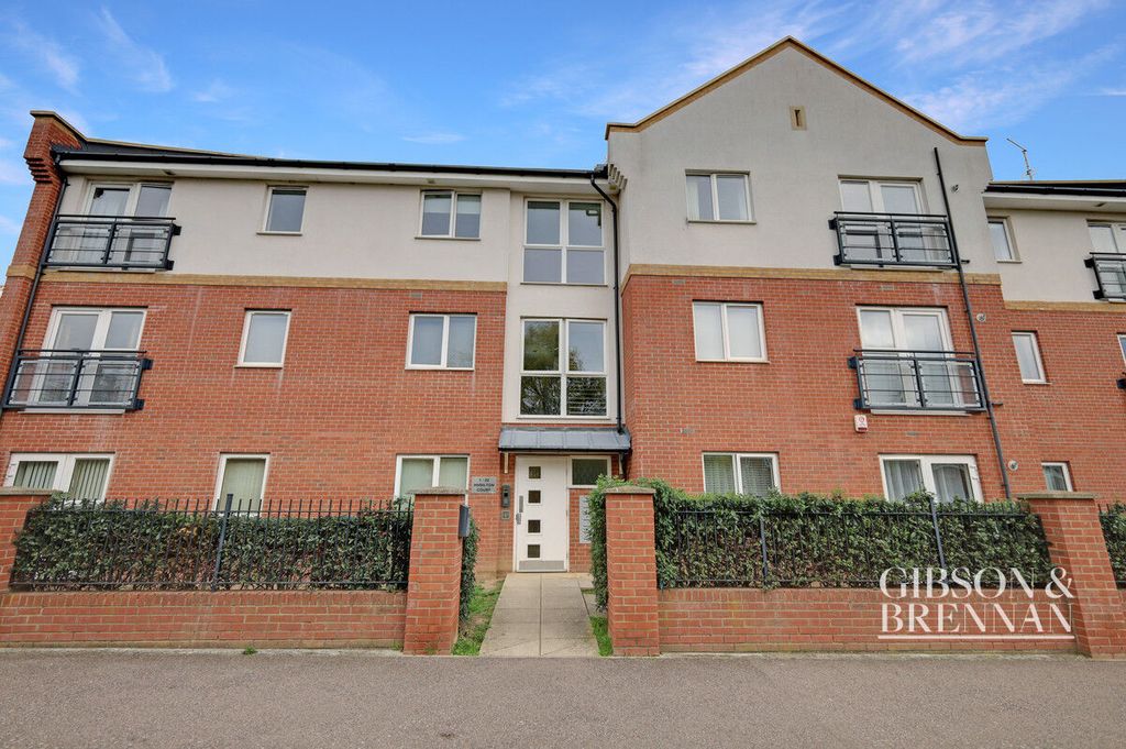 Property photo 2 of 11