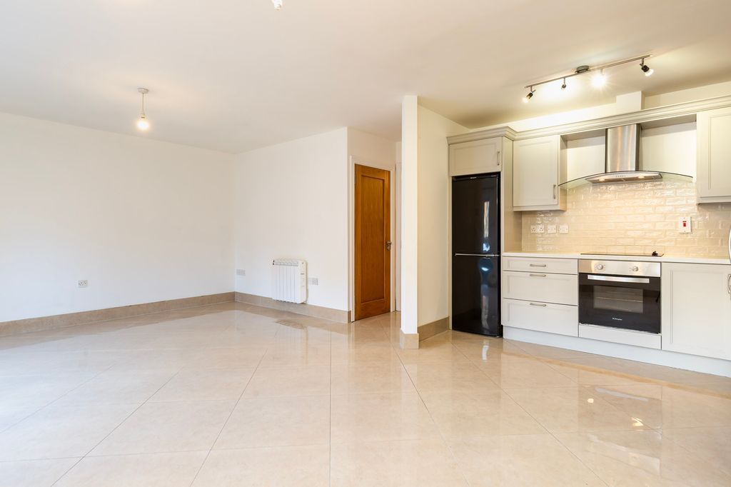 Property photo 3 of 24