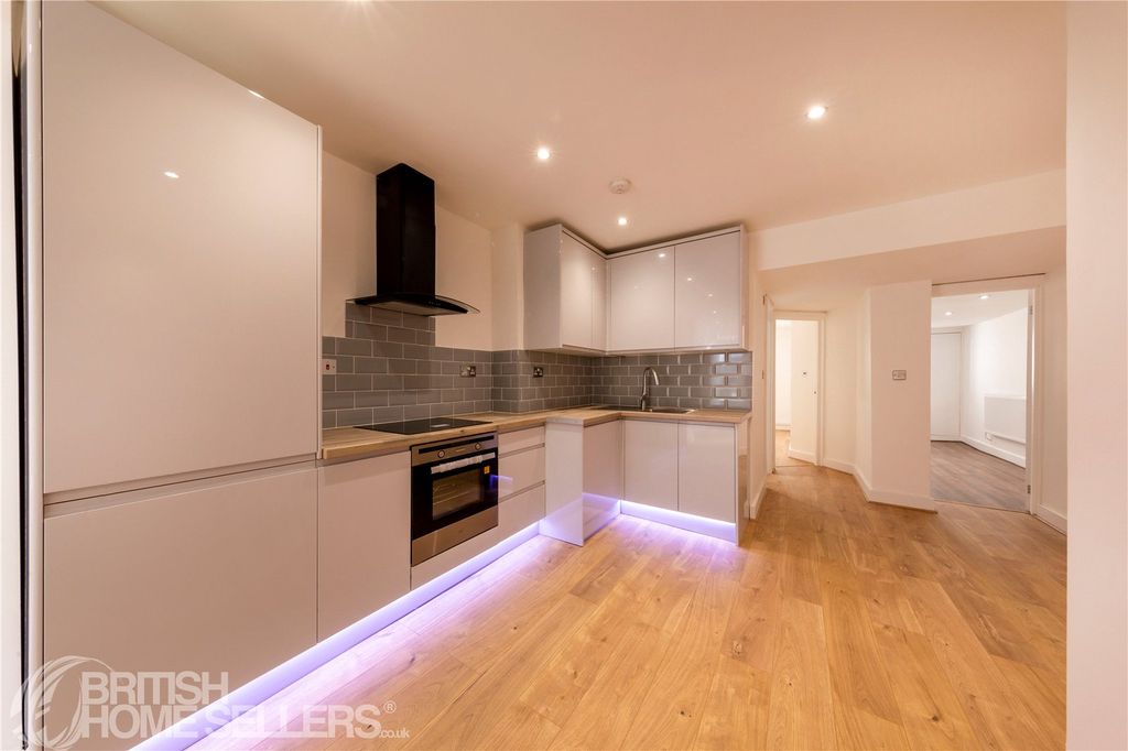 Property photo 1 of 9 Picture No. 09