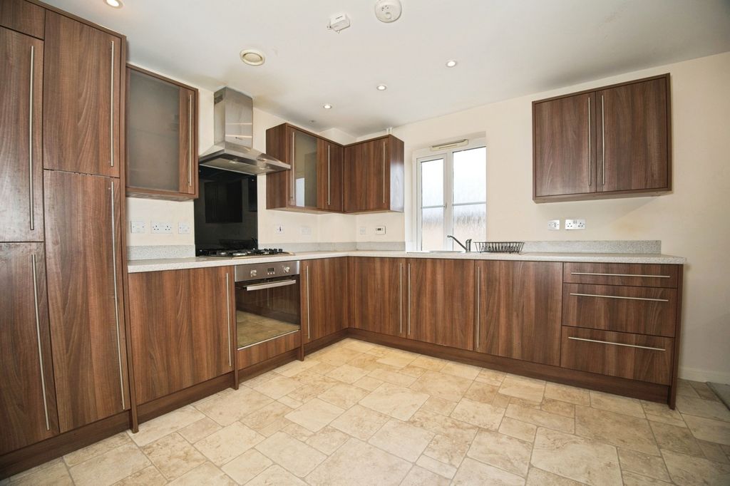 Property photo 3 of 15 Open Plan Kitchen